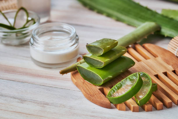 Aloe-Vera-Gel-remove-cavities-at-home